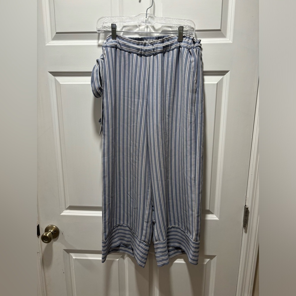 Loft Wide Legged Trouser​​​​​​​​​​​​​​